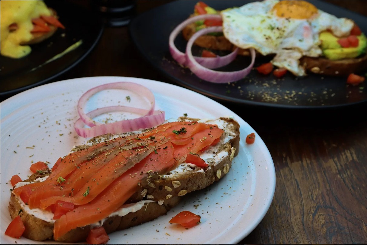 Qulture breakfast plate