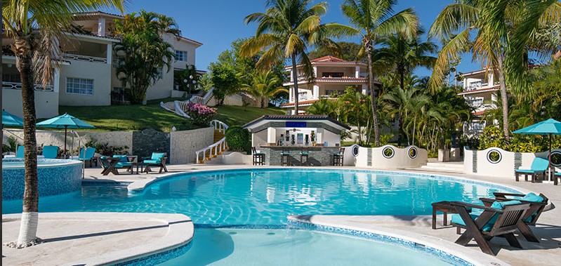The Crown Suites – Puerto Plata exterior and pool area