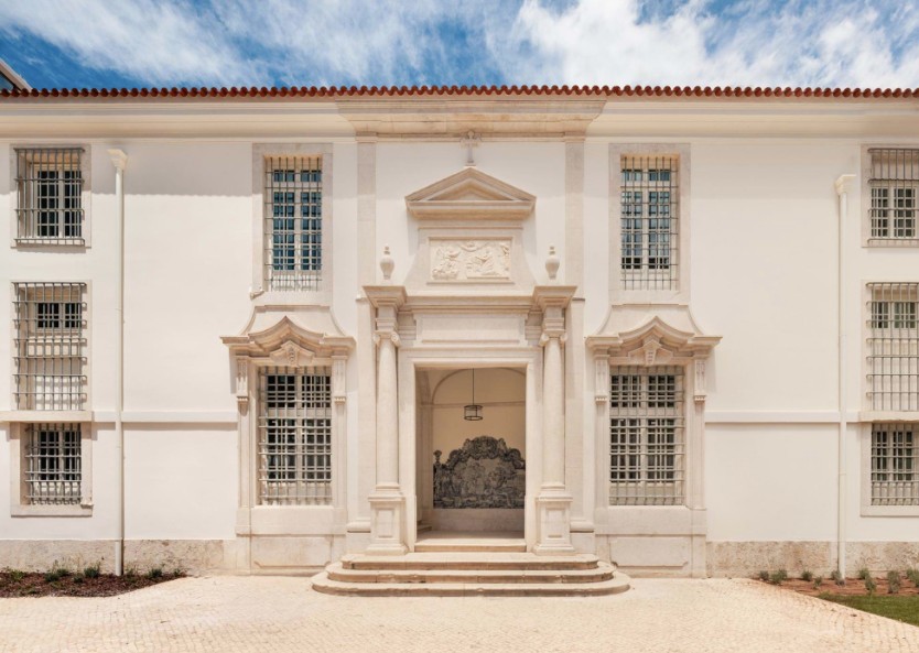 Interior courtyard at Locke de Santa Joana